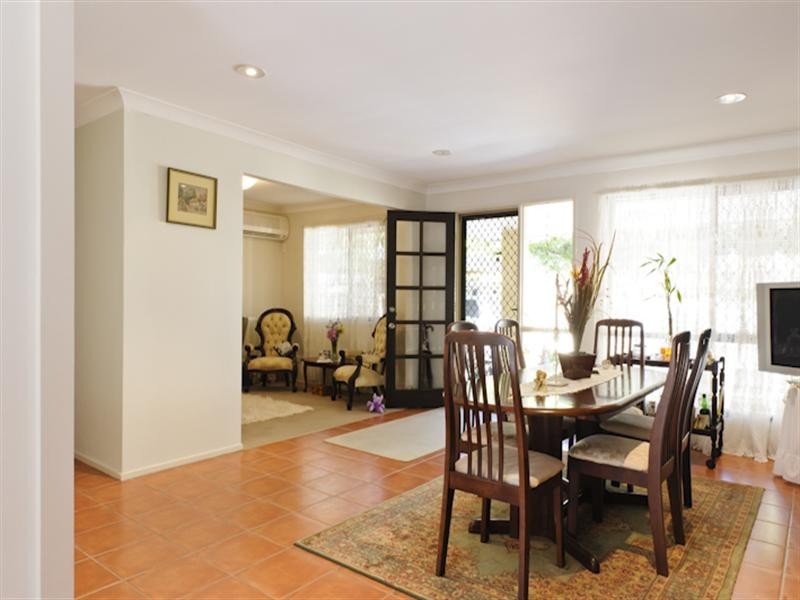 147 Markeri Street, Mermaid Waters QLD 4218