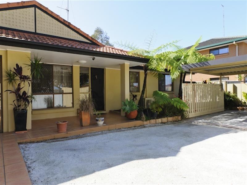 147 Markeri Street, Mermaid Waters QLD 4218