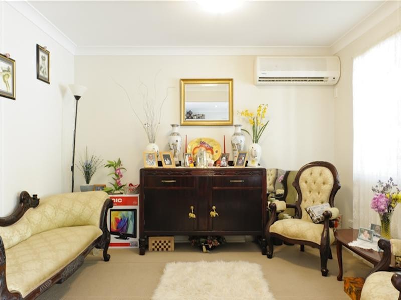 147 Markeri Street, Mermaid Waters QLD 4218