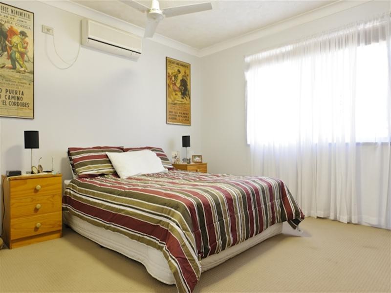 147 Markeri Street, Mermaid Waters QLD 4218