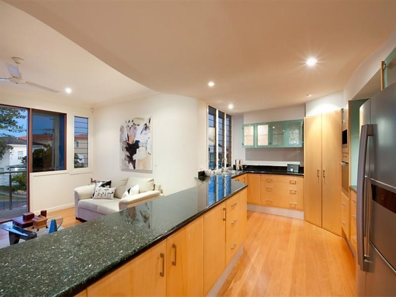 98 Hedges Avenue, Mermaid Beach QLD 4218