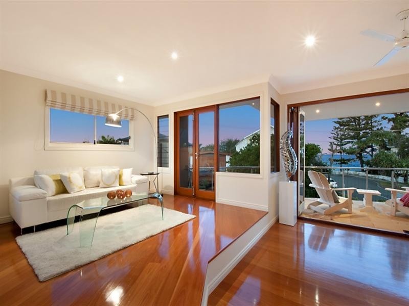 98 Hedges Avenue, Mermaid Beach QLD 4218