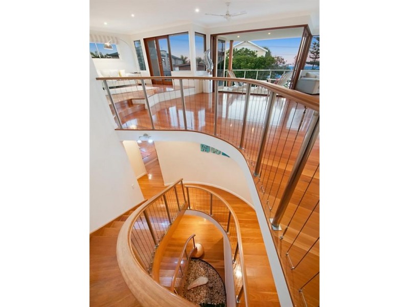 98 Hedges Avenue, Mermaid Beach QLD 4218