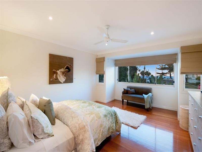 98 Hedges Avenue, Mermaid Beach QLD 4218