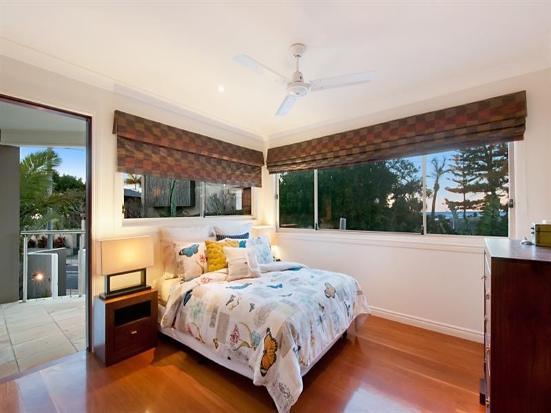 98 Hedges Avenue, Mermaid Beach QLD 4218