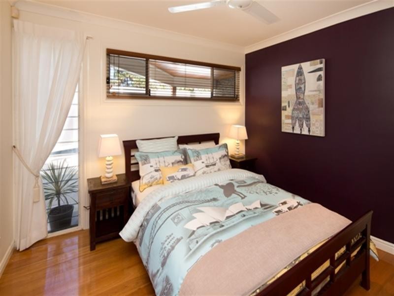 98 Hedges Avenue, Mermaid Beach QLD 4218