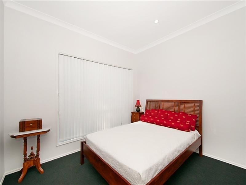 32 Petrel Avenue, Mermaid Beach QLD 4218