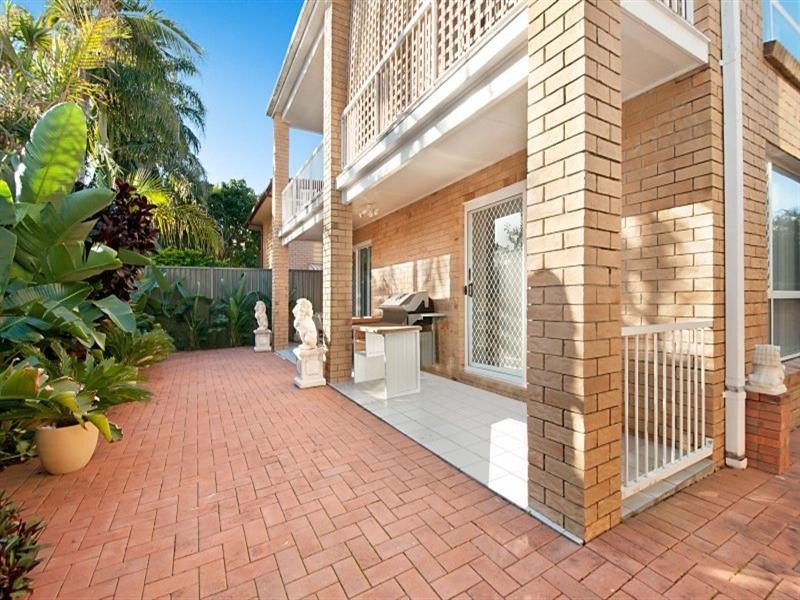 32 Petrel Avenue, Mermaid Beach QLD 4218