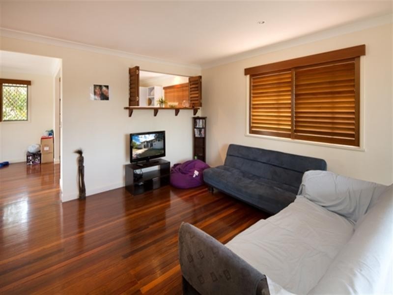 7 Karina Crescent, Broadbeach Waters QLD 4218