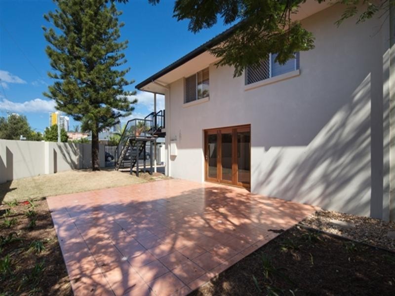 7 Karina Crescent, Broadbeach Waters QLD 4218