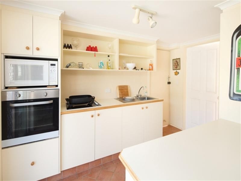 7 Karina Crescent, Broadbeach Waters QLD 4218