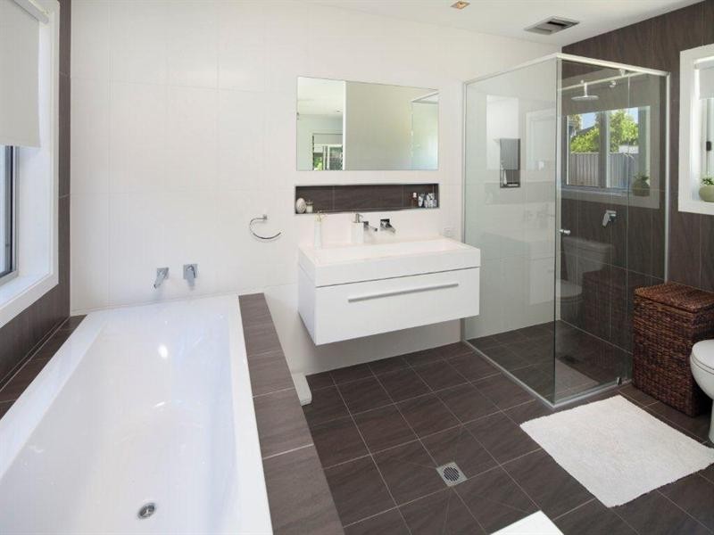 14 Naranga Avenue, Broadbeach Waters QLD 4218