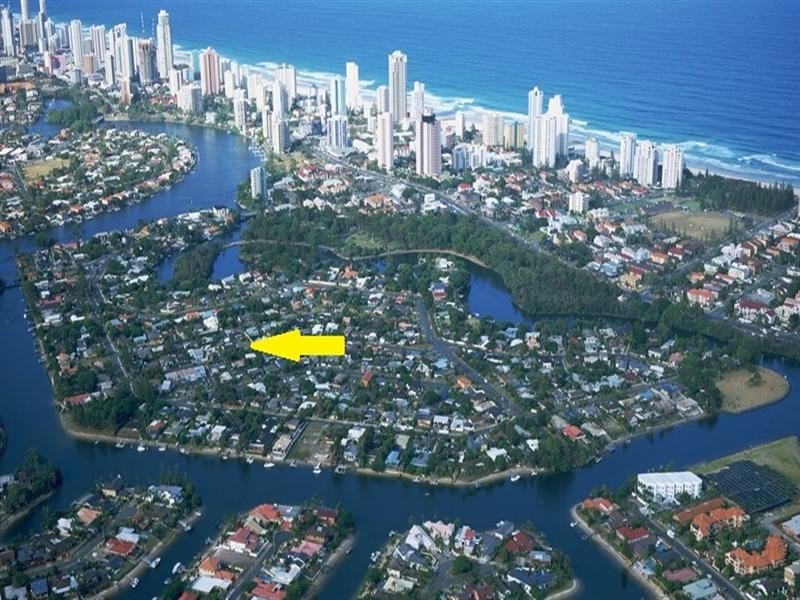 14 Naranga Avenue, Broadbeach Waters QLD 4218