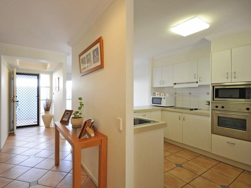 6 ‘Phoenix Palms’, 1 Bronberg Court, Southport QLD 4215