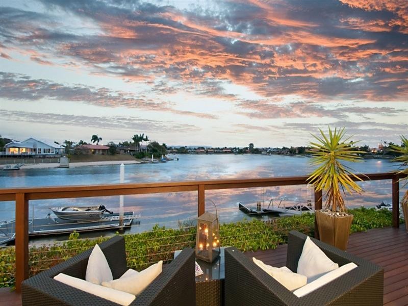 46 Arcadia Drive, Mermaid Waters QLD 4218