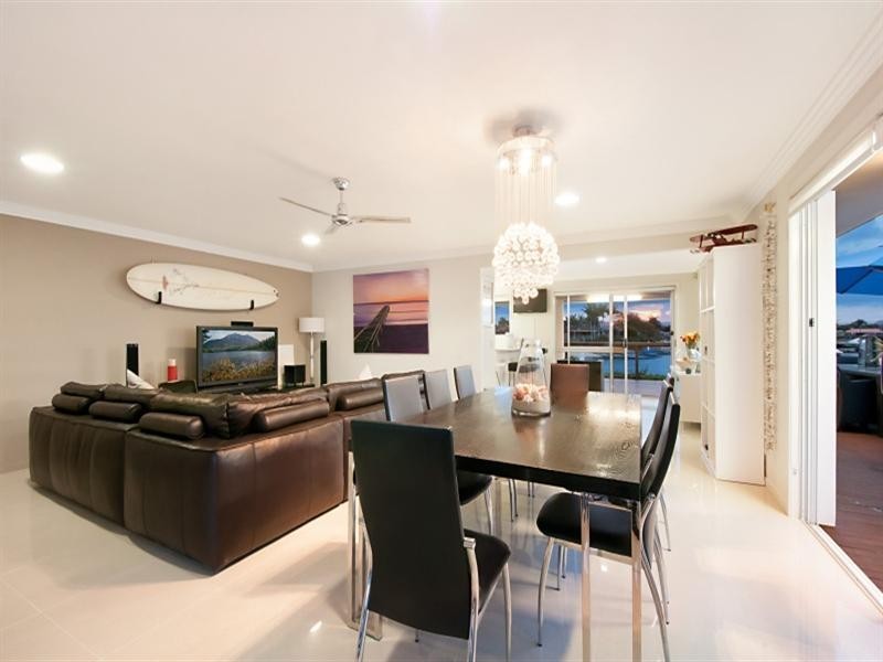 46 Arcadia Drive, Mermaid Waters QLD 4218