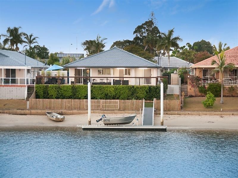 46 Arcadia Drive, Mermaid Waters QLD 4218
