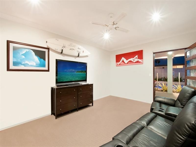46 Arcadia Drive, Mermaid Waters QLD 4218