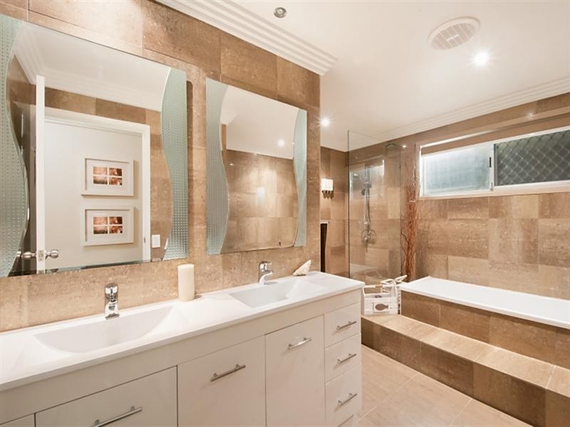 46 Arcadia Drive, Mermaid Waters QLD 4218