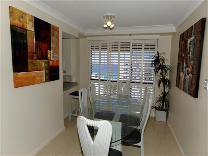 18-3 ”Victoria Square” 15 Victoria Avenue, Broadbeach QLD 4218