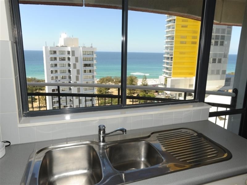 18-3 ”Victoria Square” 15 Victoria Avenue, Broadbeach QLD 4218
