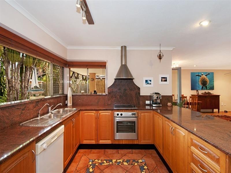 10 Lesley Avenue, Miami QLD 4220