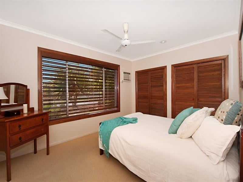 10 Lesley Avenue, Miami QLD 4220