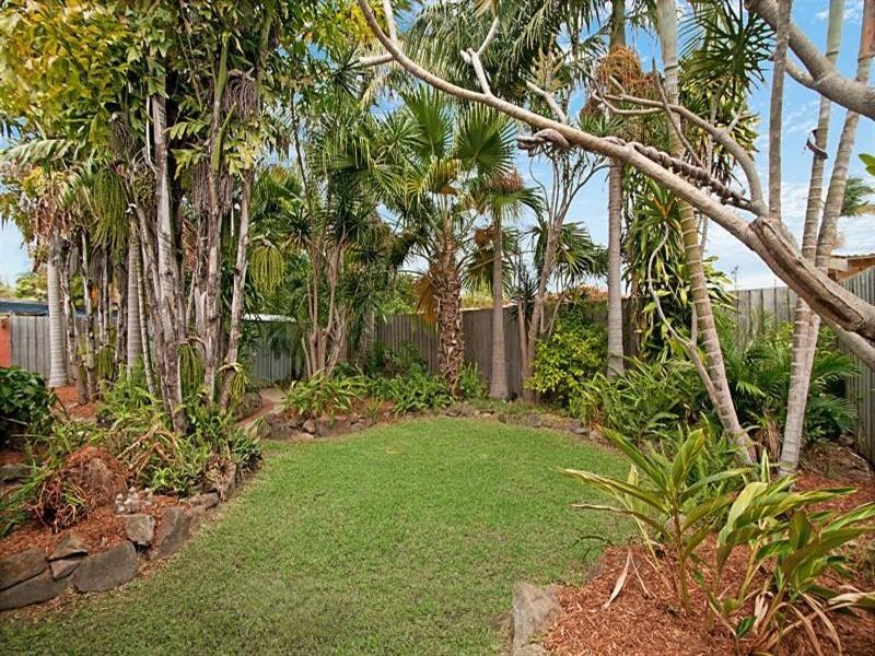 10 Lesley Avenue, Miami QLD 4220