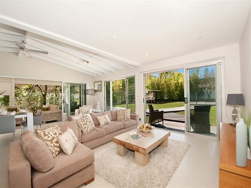 21 Arthur Street, Mermaid Beach QLD 4218