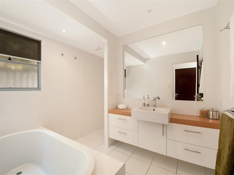 21 Arthur Street, Mermaid Beach QLD 4218