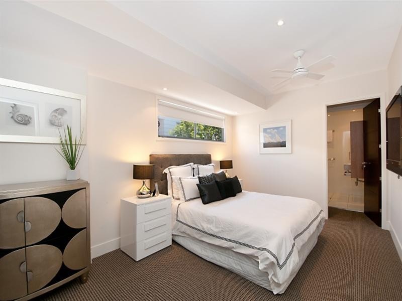 21 Arthur Street, Mermaid Beach QLD 4218