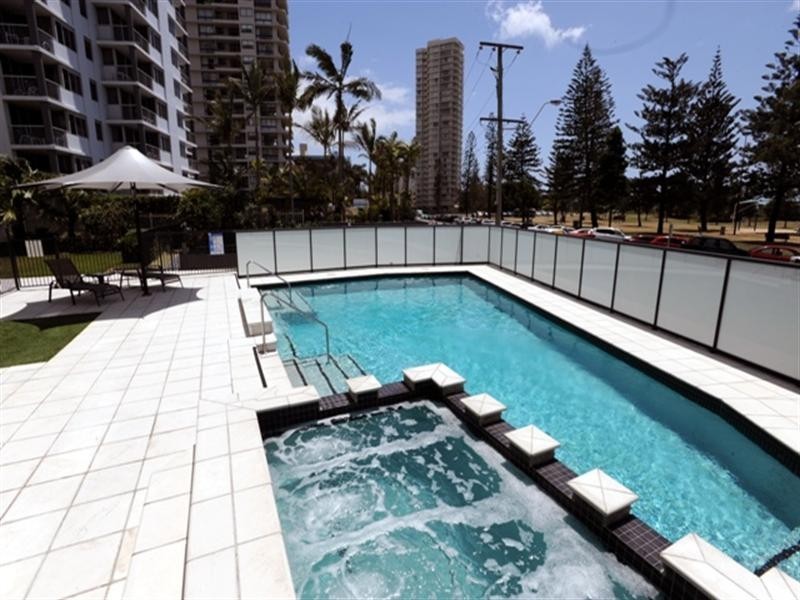 15-02/157 Old Burleigh Road, Broadbeach QLD 4218