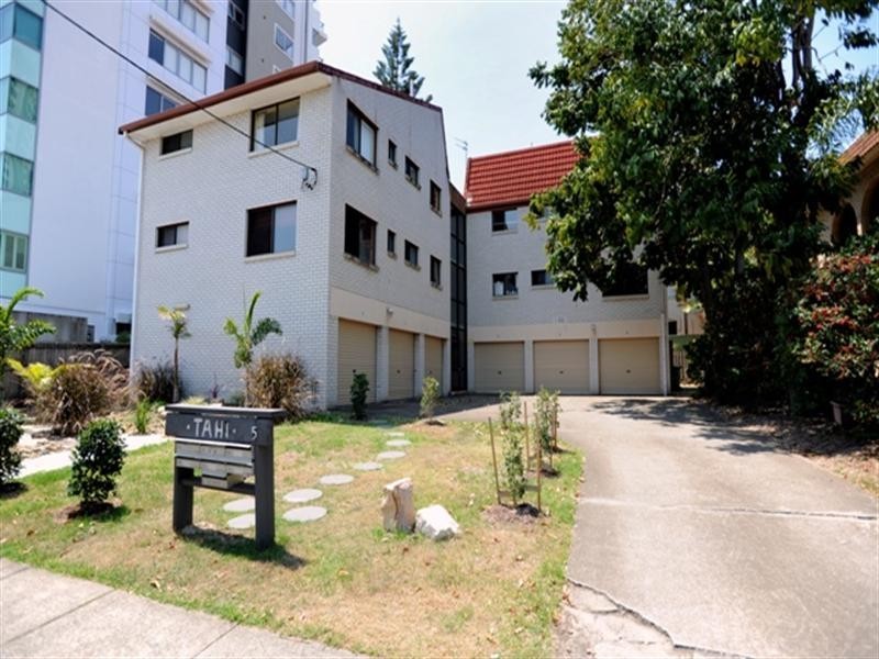 5 Jubilee Avenue, Broadbeach QLD 4218