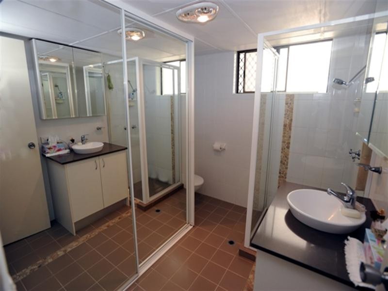 5 Jubilee Avenue, Broadbeach QLD 4218