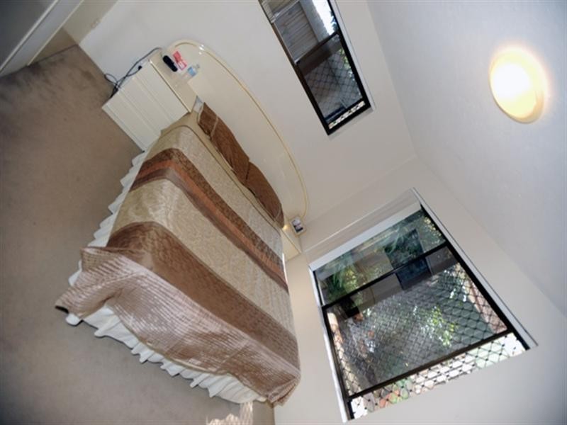 5 Jubilee Avenue, Broadbeach QLD 4218