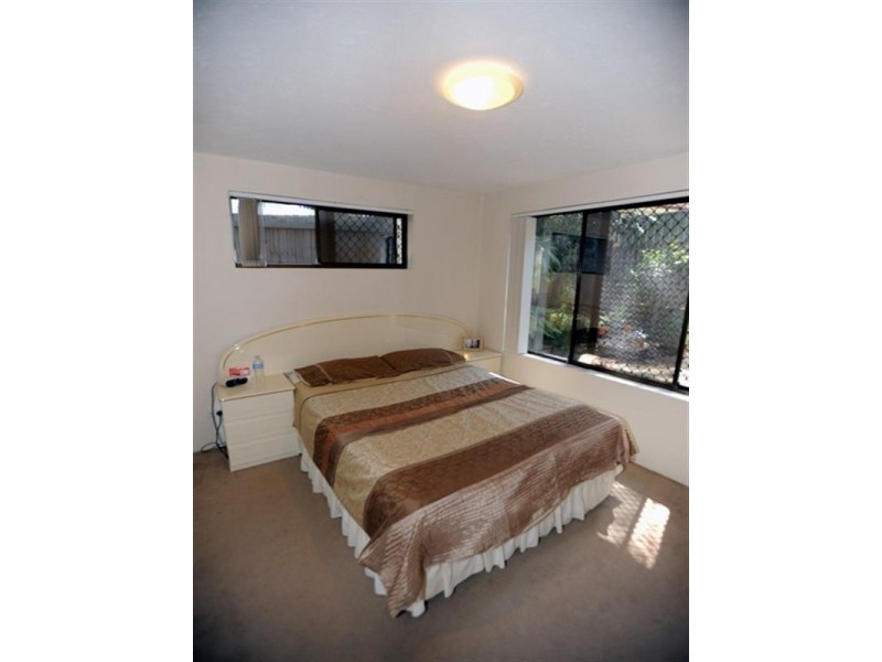 5 Jubilee Avenue, Broadbeach QLD 4218