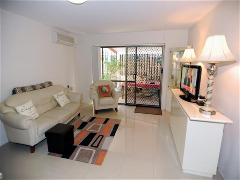 5 Jubilee Avenue, Broadbeach QLD 4218