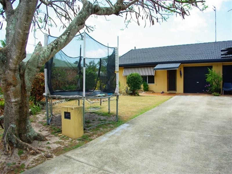 1/5 Pheasant Court, Miami QLD 4220