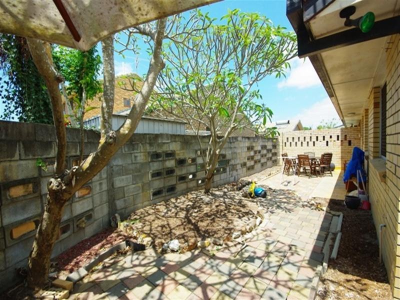 1/5 Pheasant Court, Miami QLD 4220