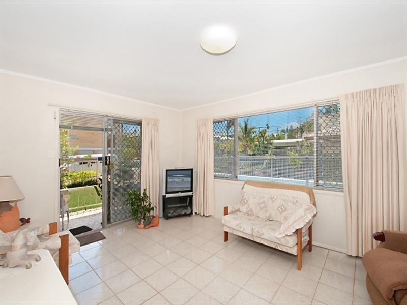 26 Venice Street, Mermaid Beach QLD 4218