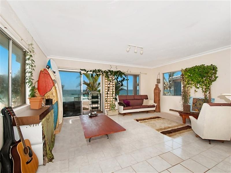 372 The Esplanade, Palm Beach QLD 4221