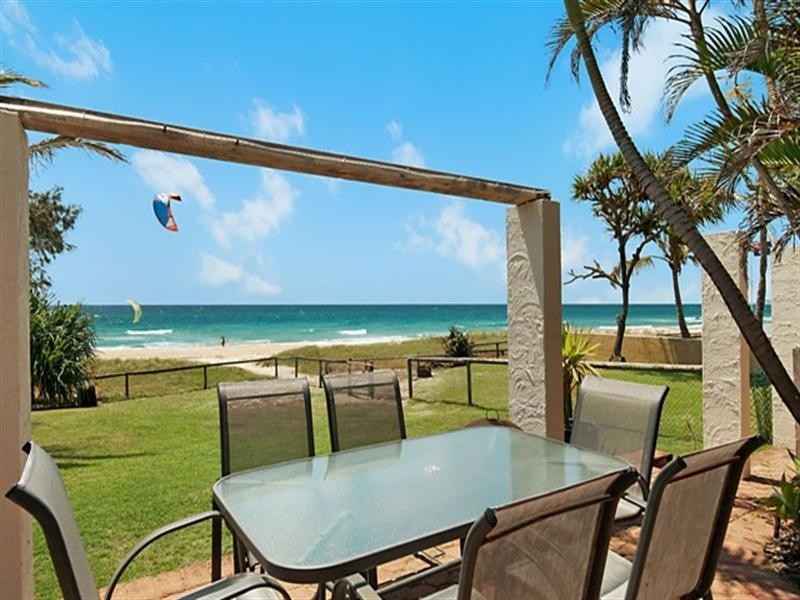 372 The Esplanade, Palm Beach QLD 4221