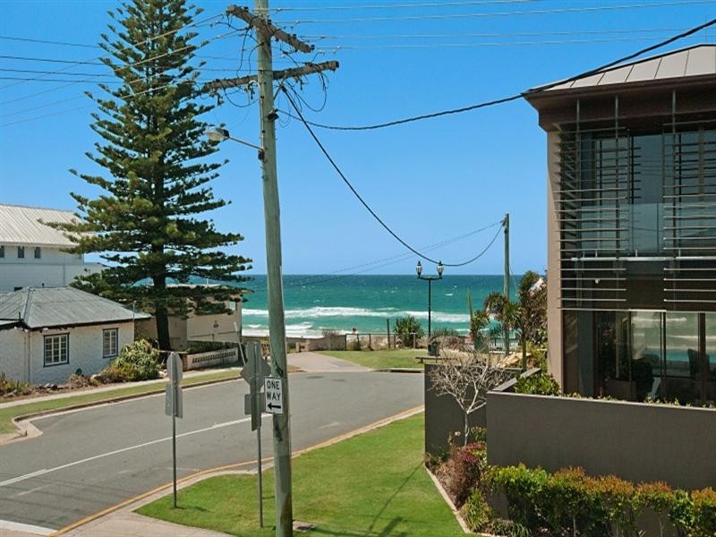 74 Hedges Avenue, Mermaid Beach QLD 4218