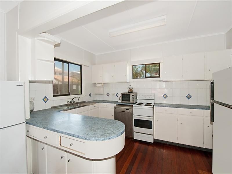 74 Hedges Avenue, Mermaid Beach QLD 4218