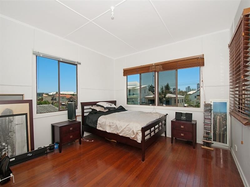 74 Hedges Avenue, Mermaid Beach QLD 4218