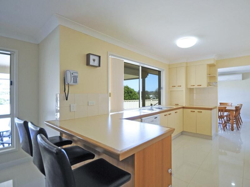 6 Wyara Close, Elanora QLD 4221