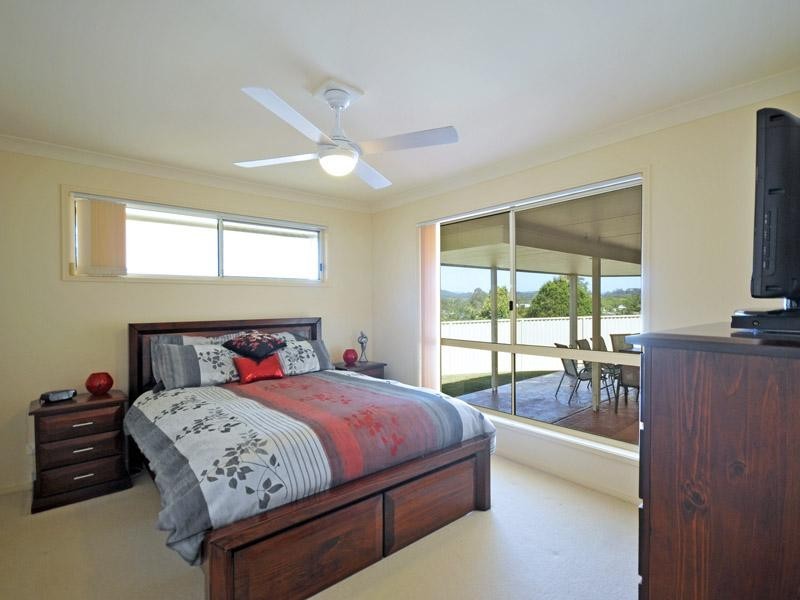 6 Wyara Close, Elanora QLD 4221