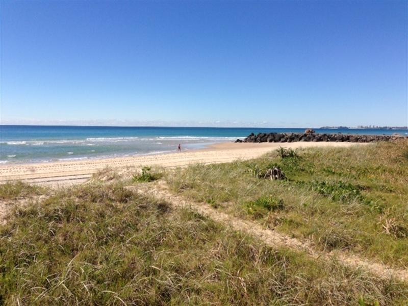 404 The Esplanade, Palm Beach QLD 4221