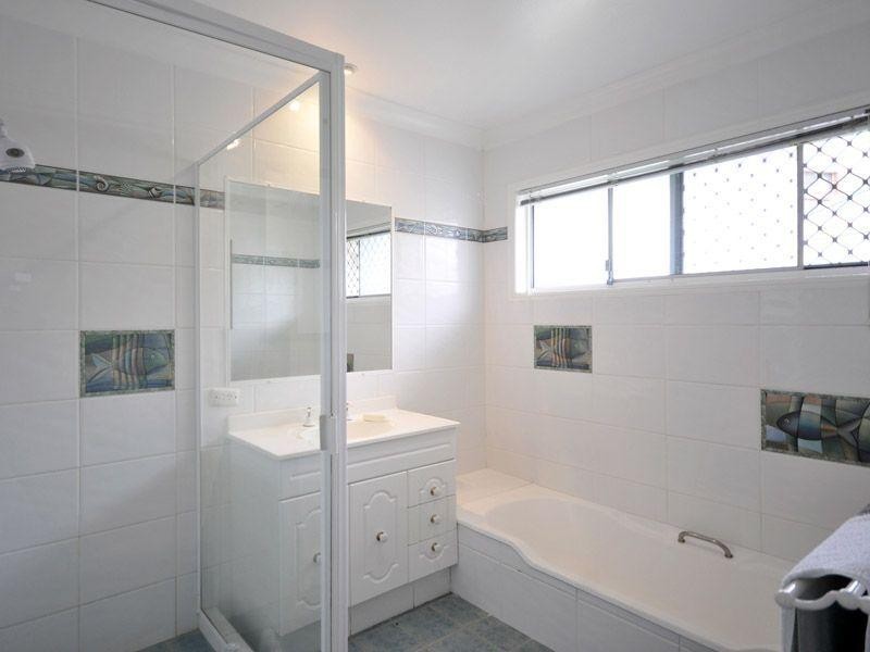 18 Alinjarra Drive, Tugun QLD 4224