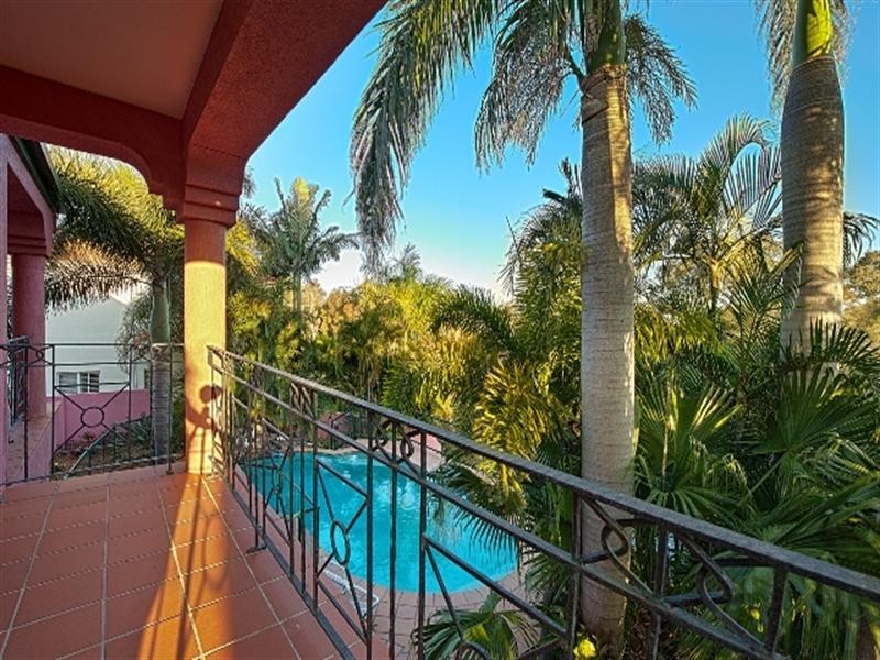 140 “Surfers Waters” 40 Cotlew St E, Southport QLD 4215